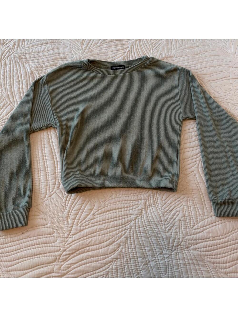 Streetwear Society Ribbed Long Sleeve Crop Top in Green, Size M